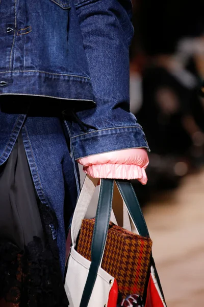 Look 77